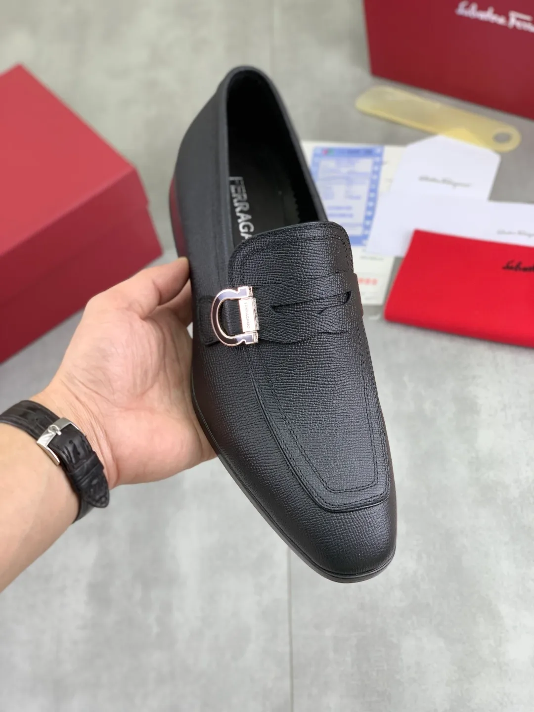 Men's men's shoes 💰P600💰[New model] High quality water-dyed cowhide 🆘[Salvatore Ferragamo] Ferragamo's latest casual business leather shoes for men! Listed simultaneously! The fabric is made of specially imported original calfskin, and the interior is made of imported water-dyed cowhide. It is absolutely luxurious and leads the fashion trend. Matching code: 38-44 (45 and 46 can be customized) 5️⃣ colors available